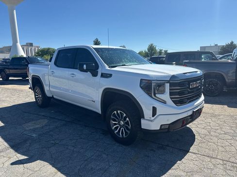 Used 2023 GMC Sierra 1500 AT4 w/ AT4 Premium Package AWD/4WD image 4