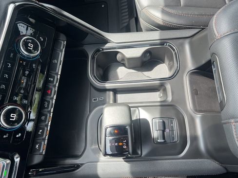 Used 2025 GMC Sierra 1500 AT4 w/ AT4 Premium Package image 32