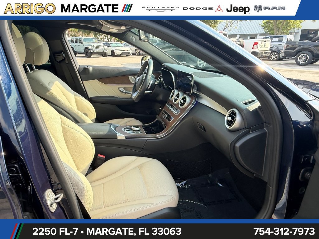 Used 2020 Mercedes-Benz C 300 4MATIC Sedan w/ AMG Line image 17