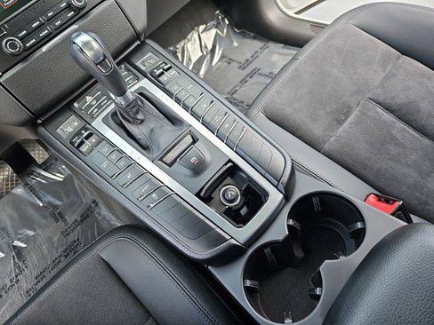 Used 2017 Porsche Macan image 24