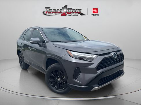 Used 2022 Toyota RAV4 SE w/ Convenience Package AWD/4WD image 1