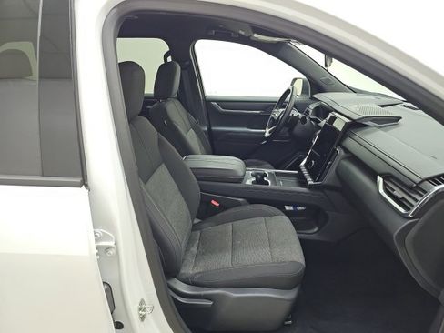 Used 2025 GMC Acadia Elevation image 23