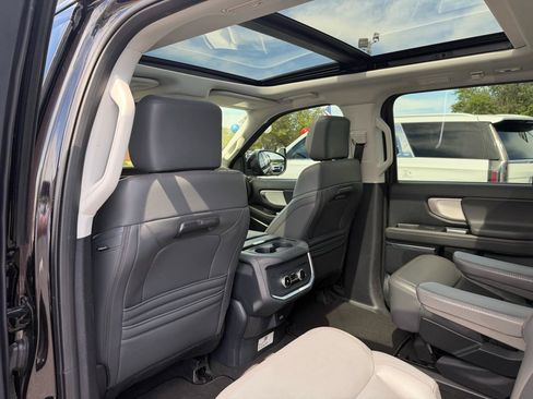 Used 2025 Ford Expedition Max Active AWD/4WD image 13