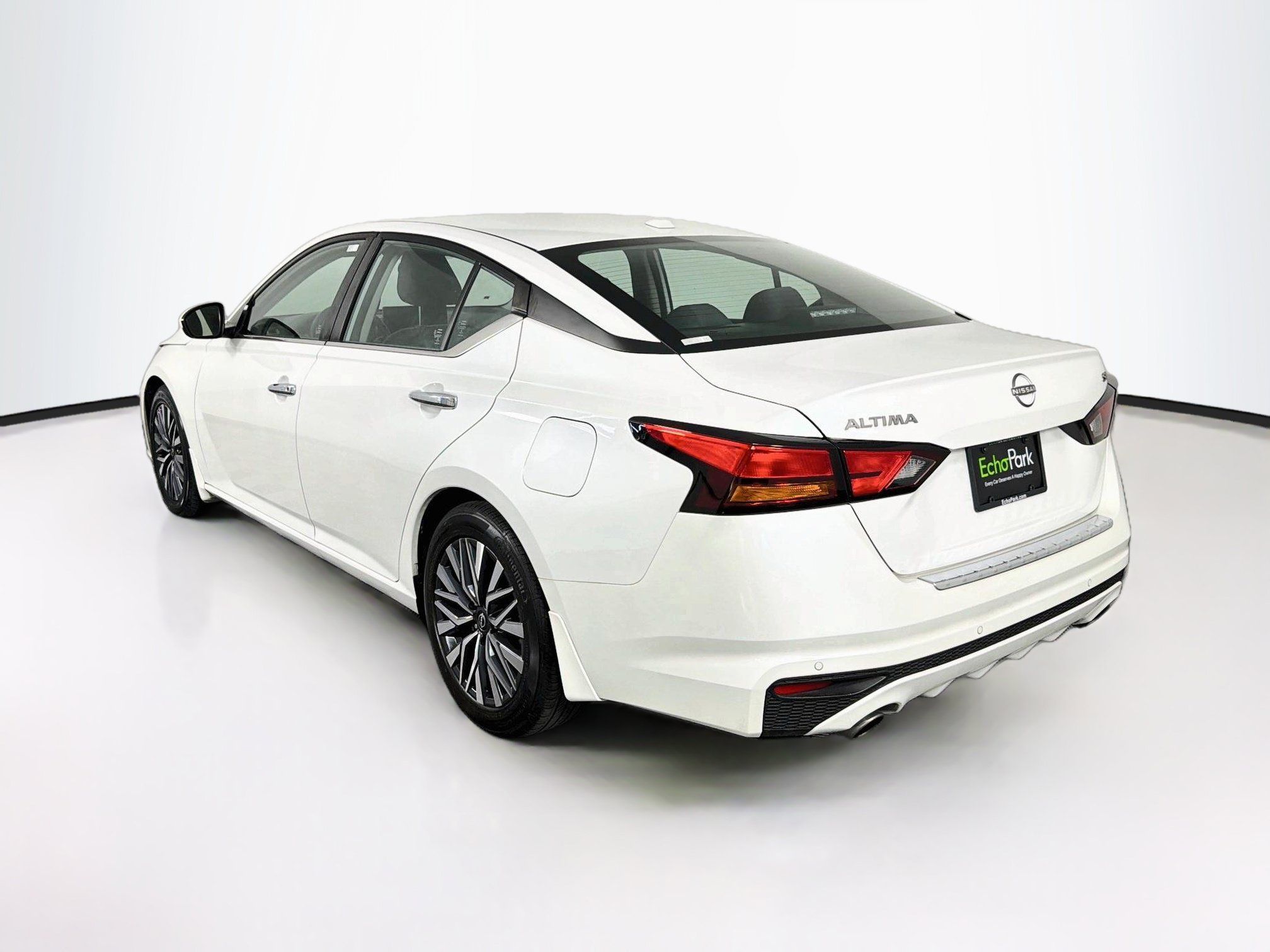Used 2023 Nissan Altima 2.5 SV w/ SV Premium Package FWD image 5