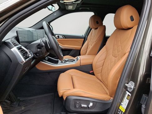 Used 2024 BMW X5 xDrive40i w/ Premium Package image 13