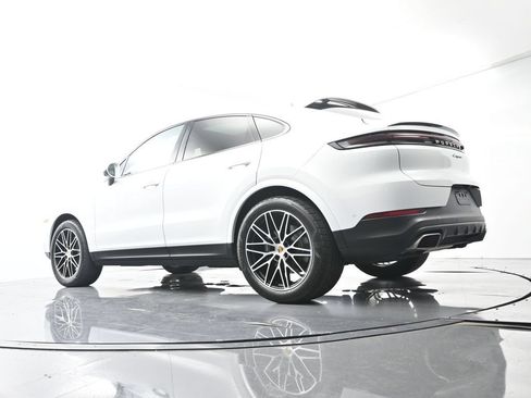 Certified 2024 Porsche Cayenne Coupe AWD/4WD image 48