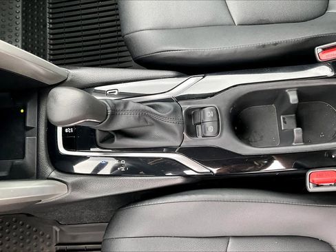 Used 2024 Toyota Corolla Cross XLE w/ Convenience Package image 16