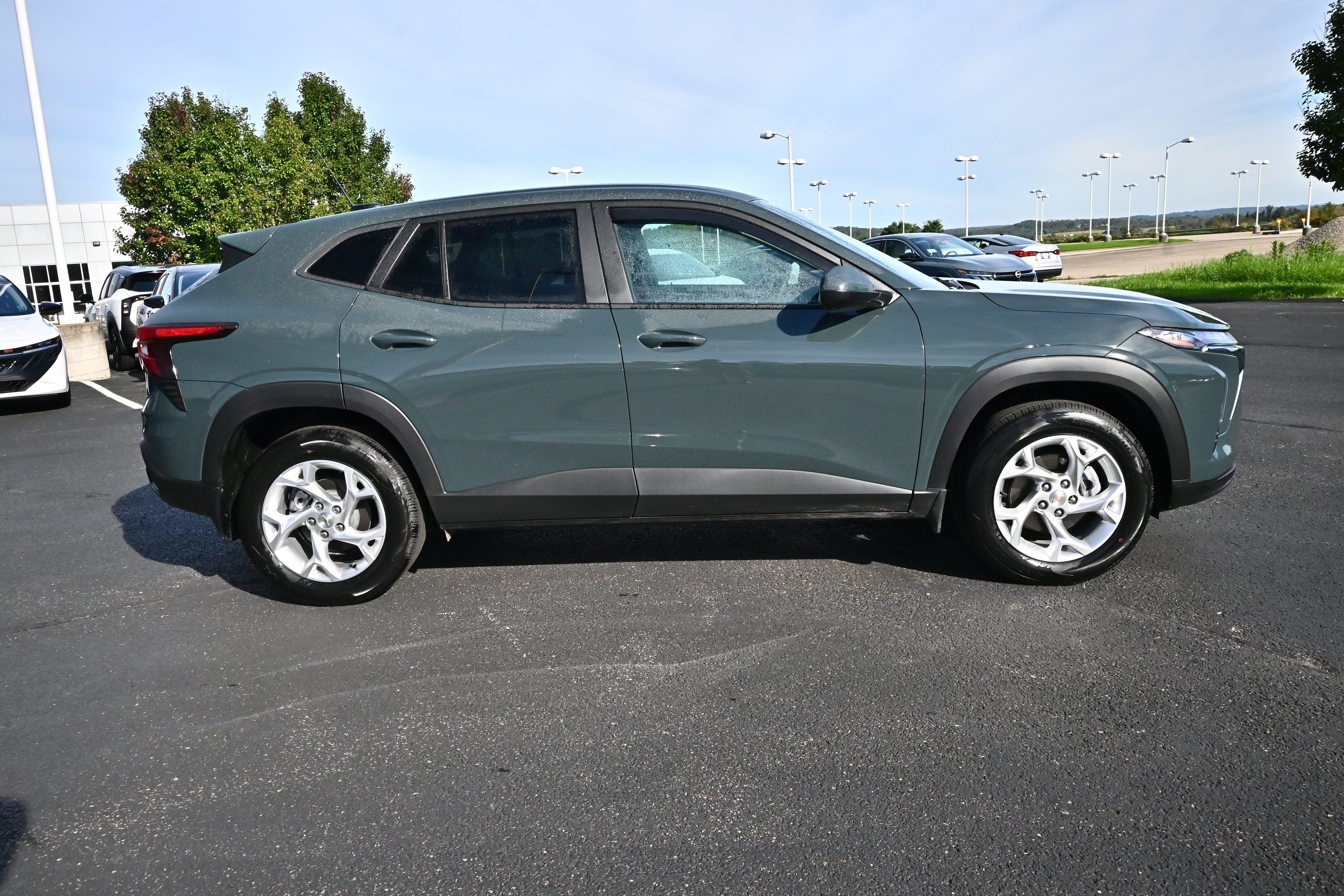 Used 2026 Chevrolet Trax LS w/ LS Convenience Package FWD image 5