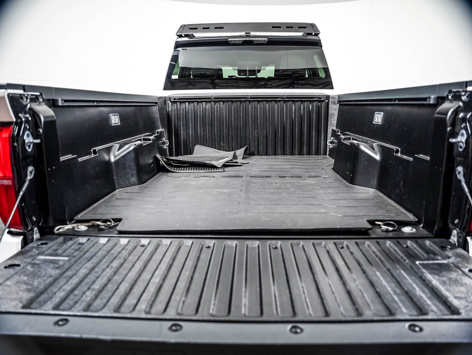 Used 2025 Toyota Tacoma SR5 RWD image 5