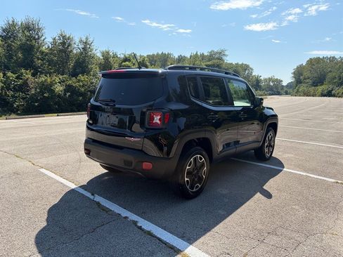 Used 2017 Jeep Renegade Trailhawk AWD/4WD image 5