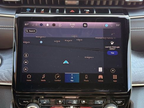 Used 2023 Jeep Grand Cherokee Overland w/ Luxury Tech Group IV image 14