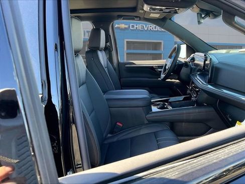 New 2026 Chevrolet Suburban RST w/ Comfort Package AWD/4WD image 14