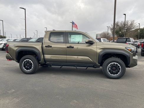 New 2026 Toyota Tacoma TRD Off-Road AWD/4WD image 4