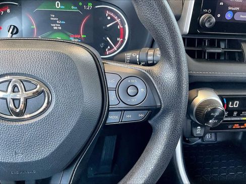 Used 2025 Toyota RAV4 XLE FWD image 19