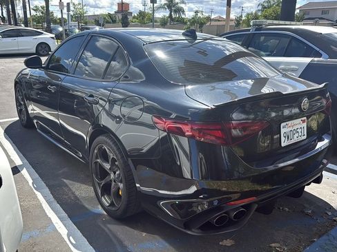 Used 2018 Alfa Romeo Giulia Quadrifoglio w/ Driver Assist Dynamic Package image 5
