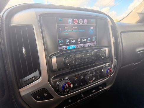 Used 2018 GMC Sierra 1500 SLE w/ SLE Value Package AWD/4WD image 13