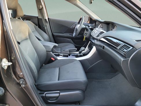Used 2016 Honda Accord LX image 18