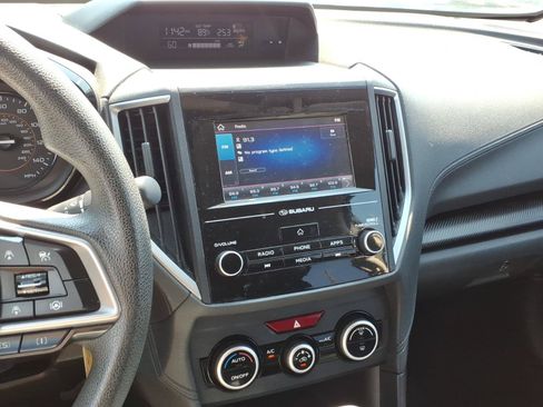 Used 2021 Subaru Crosstrek 2.0i AWD/4WD image 18