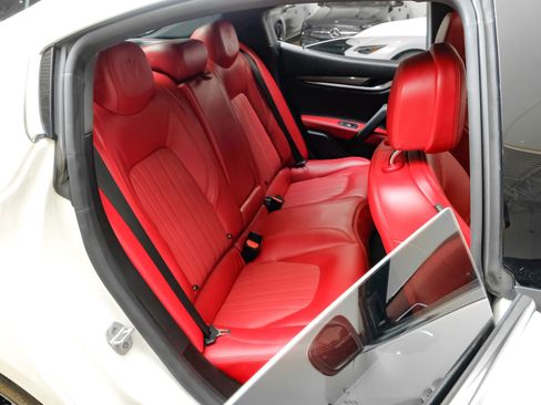 Used 2023 Maserati Ghibli GT RWD image 37