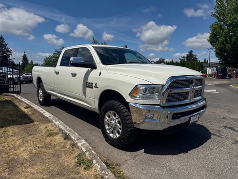 Used 2018 RAM 3500 Laramie w/ Cold Weather Group AWD/4WD image 2
