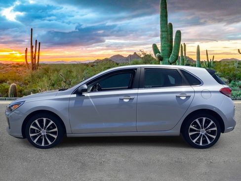Used 2020 Hyundai Elantra GT w/ Style Package 02 FWD image 6