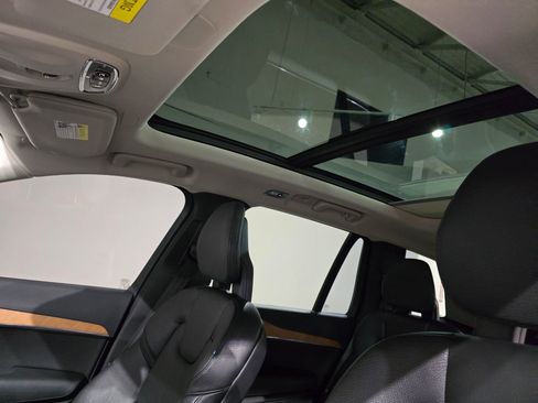 Used 2022 Volvo XC90 T6 Momentum w/ Advanced Package image 21