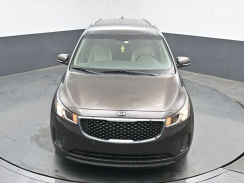 Used 2017 Kia Sedona LX w/ LX Essentials Premium Package FWD image 14