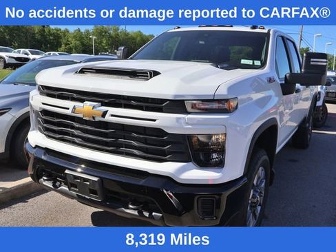 Used 2025 Chevrolet Silverado 2500 Custom w/ Z71 Off-Road Package AWD/4WD image 2