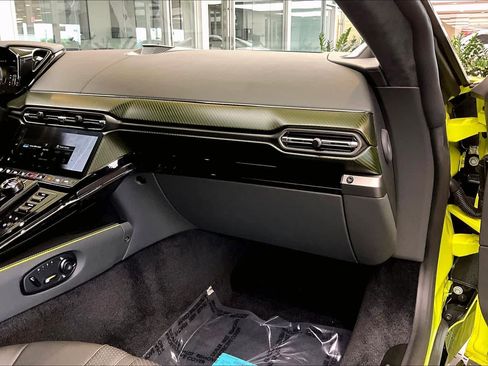 Used 2025 Aston Martin V8 Vantage image 16