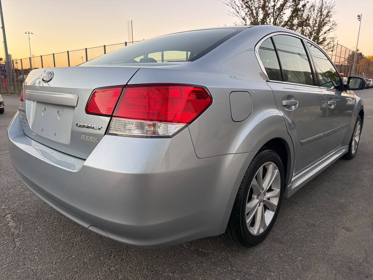 Used 2013 Subaru Legacy 2.5i Premium AWD/4WD image 6