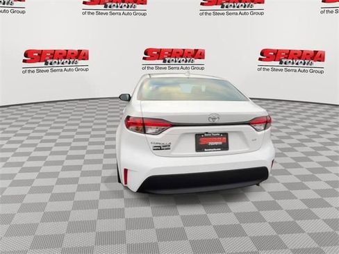 Used 2026 Toyota Corolla LE image 8