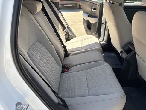 Certified 2025 Honda HR-V LX image 17