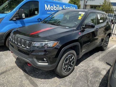 Used 2024 Jeep Compass Trailhawk AWD/4WD image 15