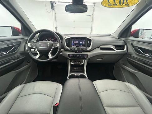 Used 2022 GMC Terrain SLT image 2