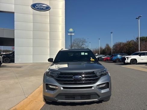 Used 2020 Ford Explorer XLT w/ Equipment Group 202A image 8