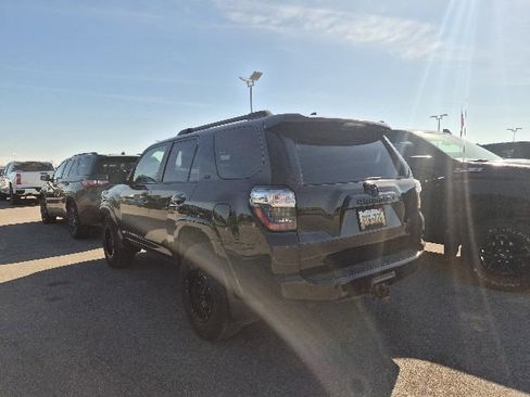 Used 2016 Toyota 4Runner SR5 AWD/4WD image 7