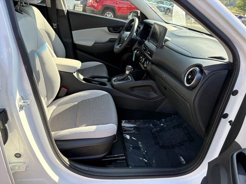 Used 2022 Hyundai Kona SE FWD image 14