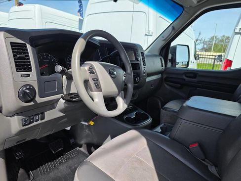 Used 2021 Nissan NV 2500 SV w/ Navigation Package image 17
