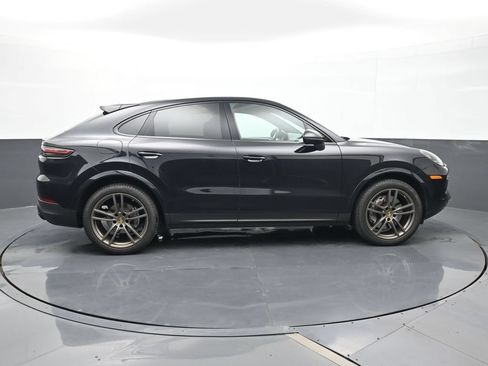 Certified 2021 Porsche Cayenne Coupe AWD/4WD image 23