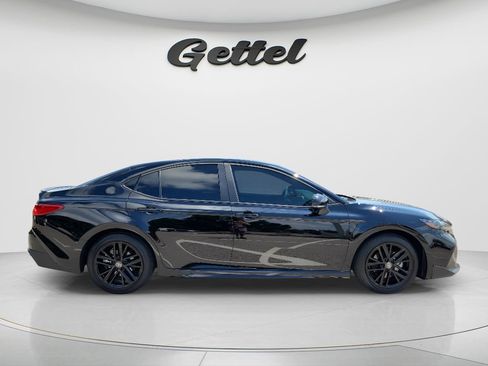 Certified 2026 Toyota Camry SE FWD image 4