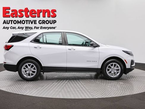 Used 2023 Chevrolet Equinox LS w/ Driver Confidence II Package FWD image 4