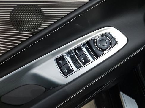Used 2024 Chevrolet Corvette Z06 RWD image 21