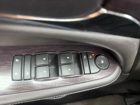 Used 2017 Buick Enclave Premium w/ Experience Buick Package AWD/4WD image 19