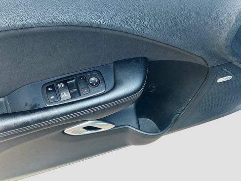 Used 2023 Dodge Challenger SXT RWD image 17