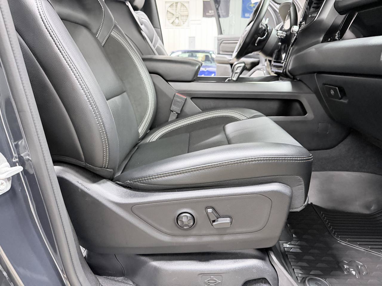 Used 2025 RAM 1500 Rebel w/ G/T Package AWD/4WD image 38
