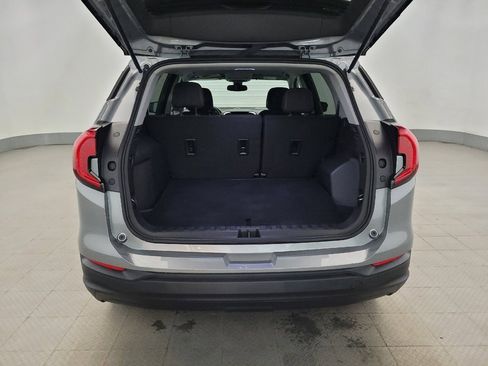 Used 2024 GMC Terrain SLE image 29