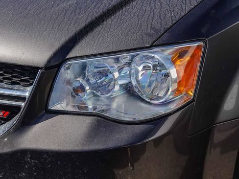 Certified 2019 Dodge Grand Caravan SXT image 2