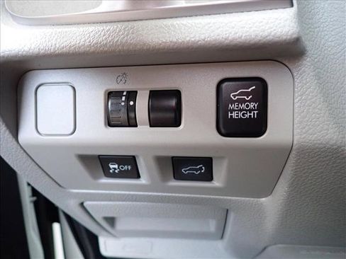 Used 2014 Subaru Forester 2.5i Touring AWD/4WD image 17