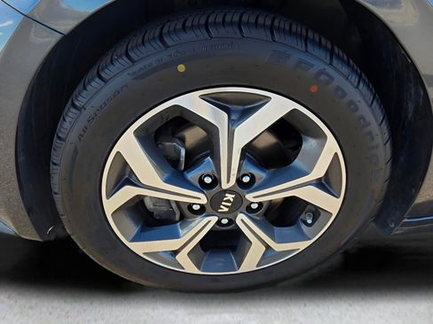 Used 2021 Kia Forte LXS image 9