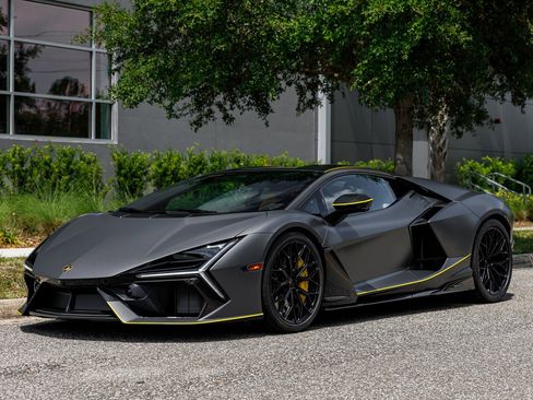 Used 2025 Lamborghini Revuelto AWD/4WD image 35